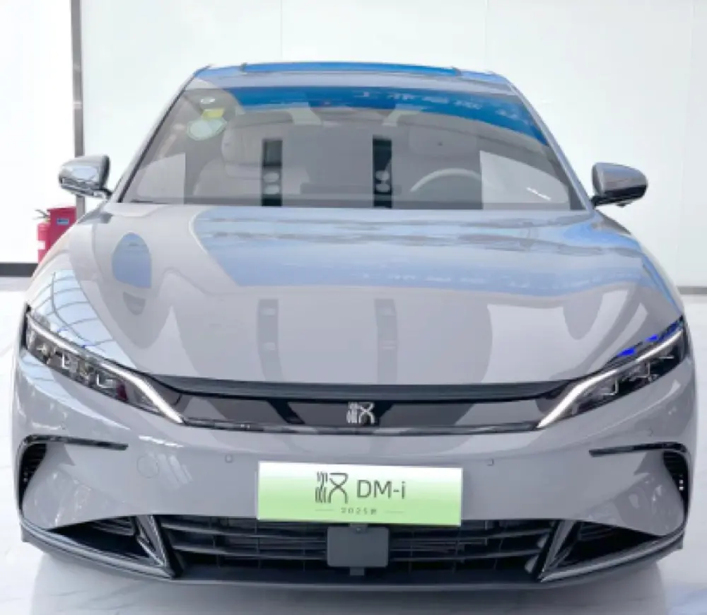 BYD's Empire Cracks: How a Forgotten Giant (SAIC) Just Dethroned the EV King in a Shock Sales Upset