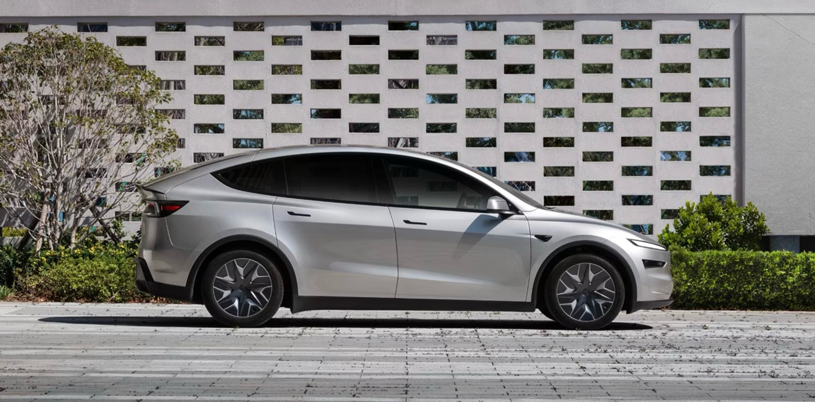 Why the New Tesla Glass Roof Heat Patent is a Game-Changer for EV Range